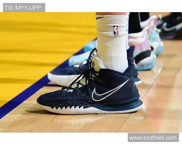 欧文新鞋发布会引发争议踩踏耐克Logo彰显艺术无界限 欧文新鞋发布会引发争议踩踏耐克Logo彰显艺术无界限